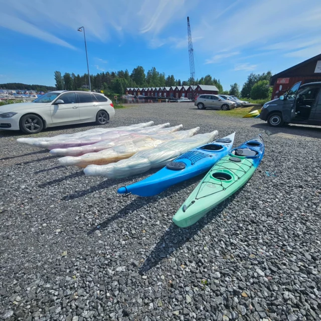 *Lagret påfyllt med Rainbow Oasis EXP i flera trevliga färger. Vi kör en specialdeal på dessa 11500 kr inkl kapell, paddel , flytväst och paddelrem så länge lagret räcker.

*Bra med Prijon inne Enduro 450, Touryak LV och HV, Marlin Prilite, Grizzly men vi funderar på att ta in några till i närtid så kom med prisförfrågan om andra modeller!

*Norse Ymir 19500 kr och Bylgia 21500 kr.

*Wave Sport Ethos LV och HV 16500 kr.

*Esquif Prospecteur 15 och 16, Huron 16 och Pocket Canyon i lager.

*Hämtat hem några stamkunder idag som paddlat från Linaälvens källföde via Ängesån till Överkalix senaste veckan. Tuff tur, 80 forsar bara på Linaälven!

*Butiken öppen mån-fre 08.00-13.00. Lördag stängt pga egna äventyr.

Paddelhälsningar Oskar 070-542 51 10 
info@canoeadventure.nu 

#canoeadventurenorth
#arcticsweden
